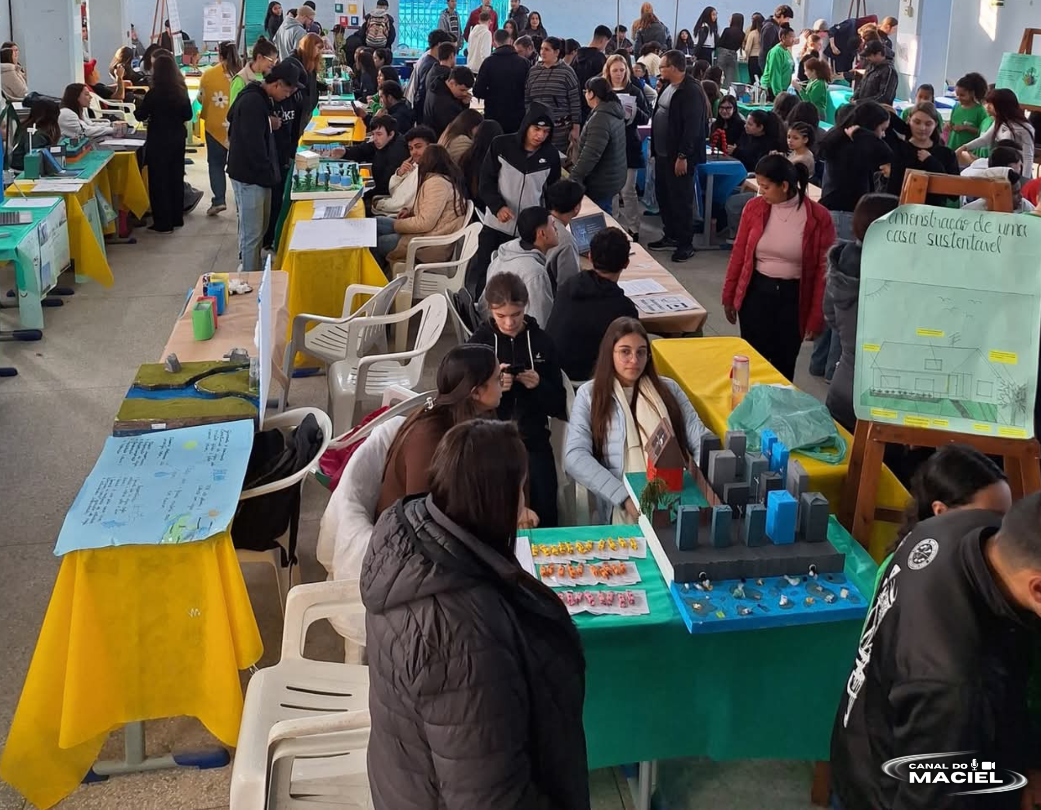 MOSTRA CIENTÍFICA E CULTURAL ENCANTA COMUNIDADE NO INSTITUTO PATRÍCIO