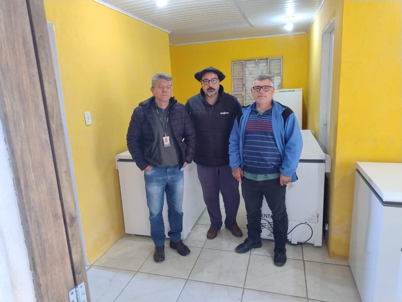 PESCADORES ARTESANAIS DE TAPES RECEBEM EQUIPAMENTOS ATRAVÉS DE PROGRAMA ESTADUAL