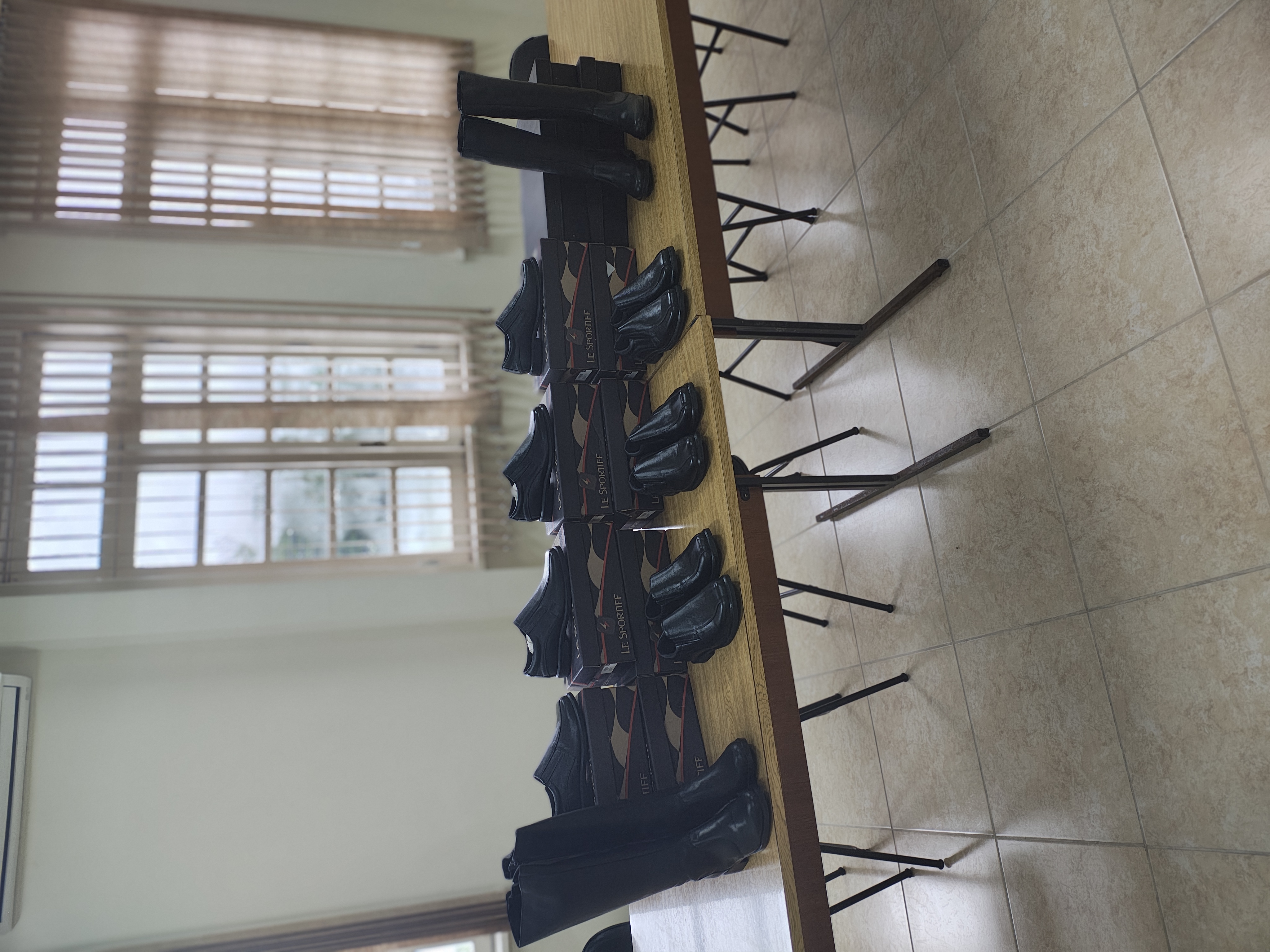 PREFEITURA ENTREGA NOVOS CALÇADOS PARA A BANDA MUNICIPAL
