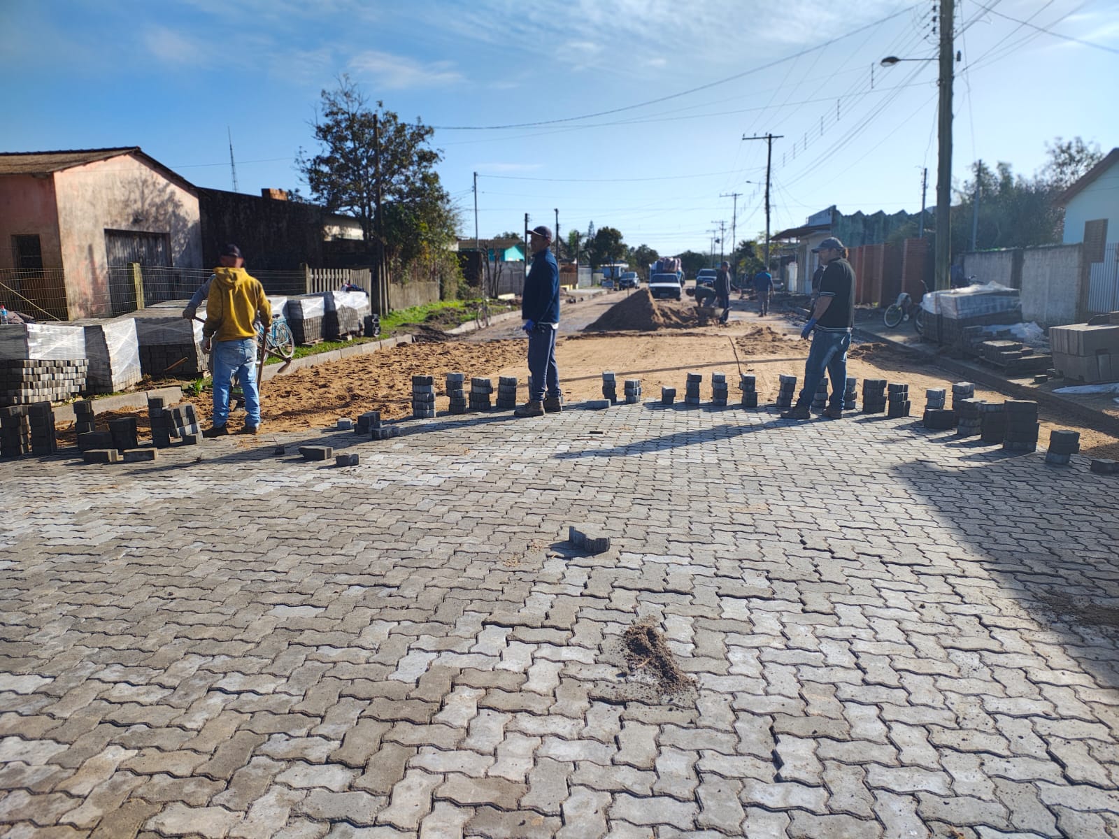 MAIS INFRAESTRUTURA PARA TAPES: PREFEITURA INICIA CALÇAMENTO EM TRECHO NA RUA CONDE DE PORTO ALEGRE