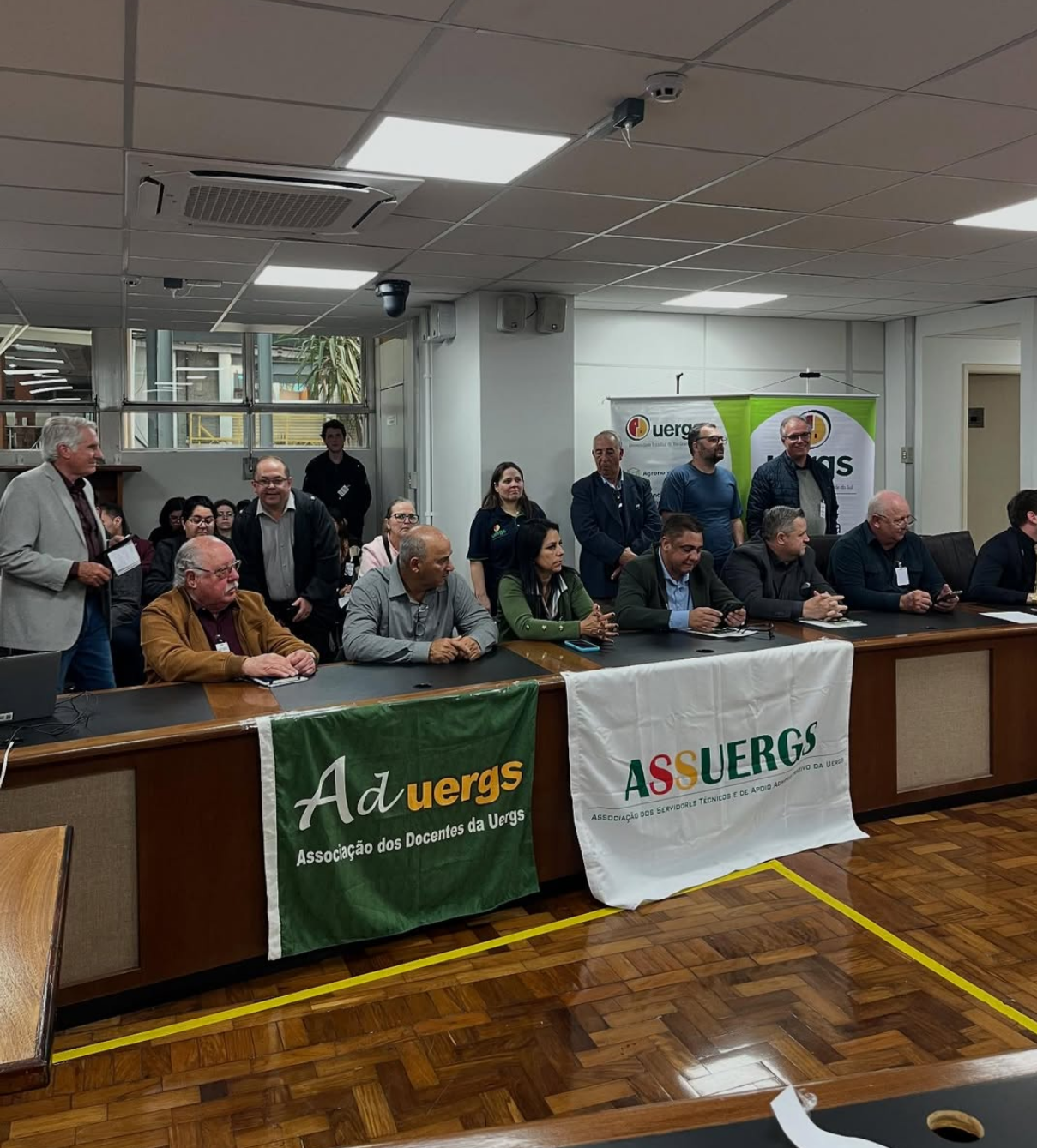 PREFEITO GARCEZ ACOMPANHA COMITIVA DA UERGS/TAPES EM AUDIÊNCIA PÚBLICA