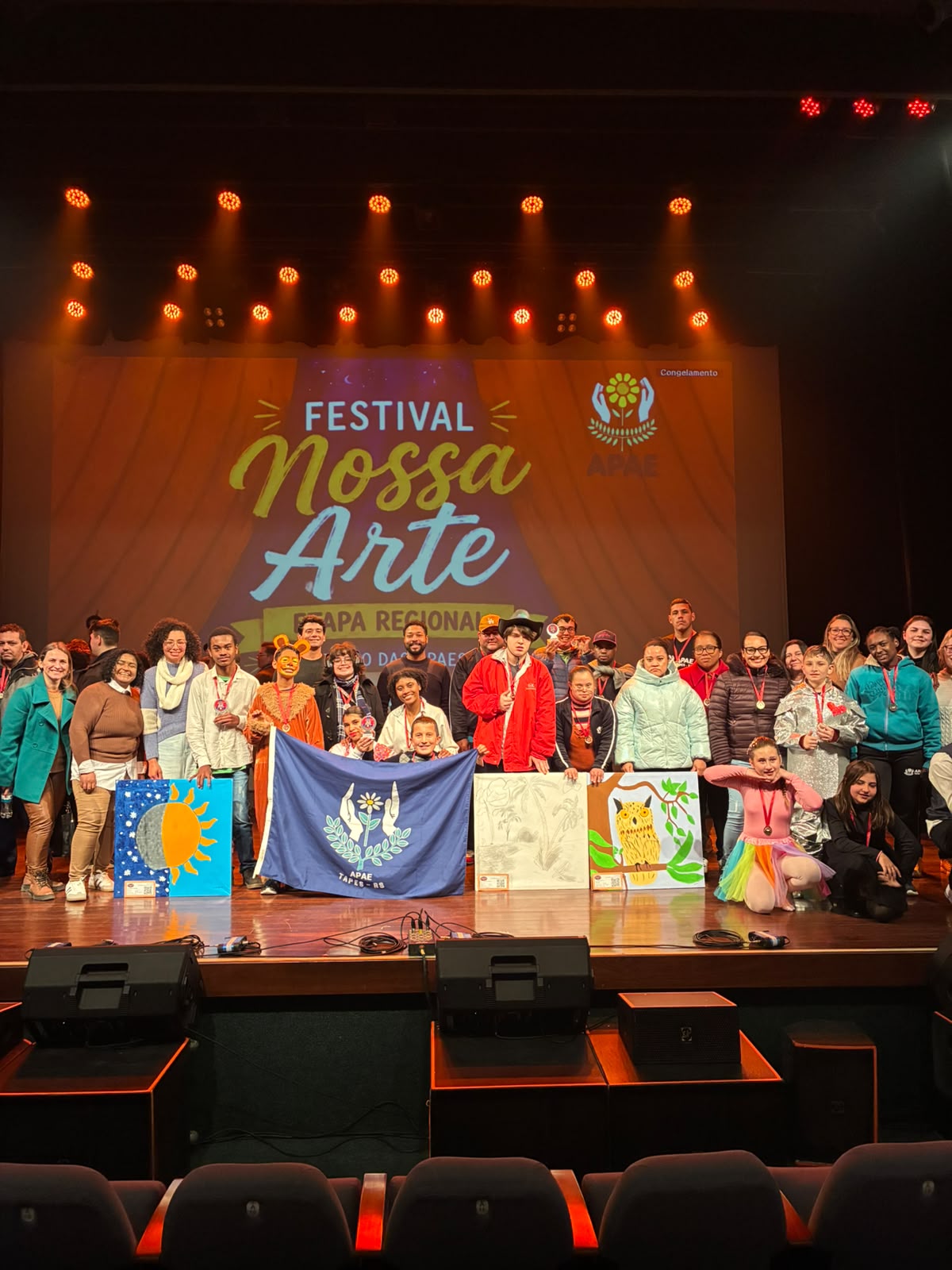 APAE DE TAPES BRILHA NO FESTIVAL NOSSA ARTE 2026 E CONQUISTA DESTAQUE EM DIVERSAS CATEGORIAS